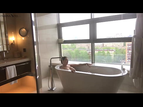 ❤️ Une énorme nana se branlant passionnément la chatte dans la salle de bains Porno russe at porn fr.pornosexphoto.ru ❌️❤