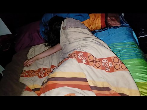 ❤️ Beau-fils réprimandant sa jeune belle-mère pendant qu'elle dort. Porno russe at porn fr.pornosexphoto.ru ❌️❤